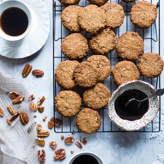 Chewy Butter Pecan Cookies - These 6 ingredient, gluten free Butter Pecan Cookies are perfectly crisp on the outside and chewy on the inside! A paleo and vegan friendly, dairy-free treat for the holidays! | Foodfaithfitness.com | @FoodFaithFit