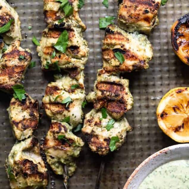 Grilled Herb Hummus Chicken Kebabs - An easy, healthy, gluten free and dairy free dinner that everyone will love! They use simple, pantry essential ingredients and basically make themselves! | #Foodfaithfitness | #Glutenfree #Dairyfree #Hummus #Lowcarb #Healthy