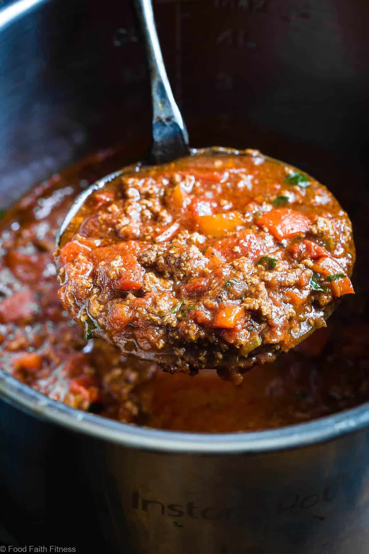 Instant Pot Whole30 Keto Chili Recipe - This paleo chili is a meat lovers dream! It's the easiest healthy weeknight dinner that the whole family will love and it freezes great for leftovers or meal prep! | #Foodfaithfitness | #Keto #Lowcarb #Paleo #Whole3o #InstantPot